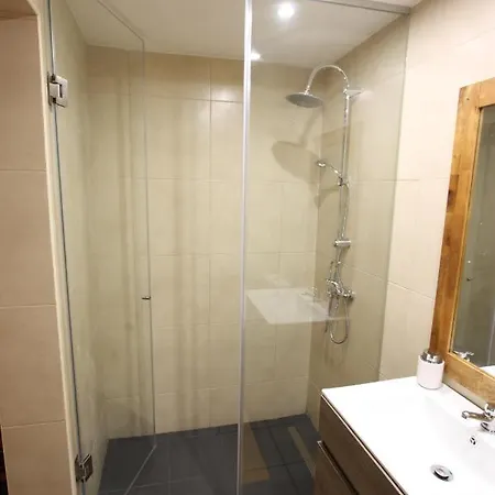 Pausastay - Qdm Artists - בית הארחה