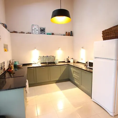 Guest house Pausastay - Qdm Artists -