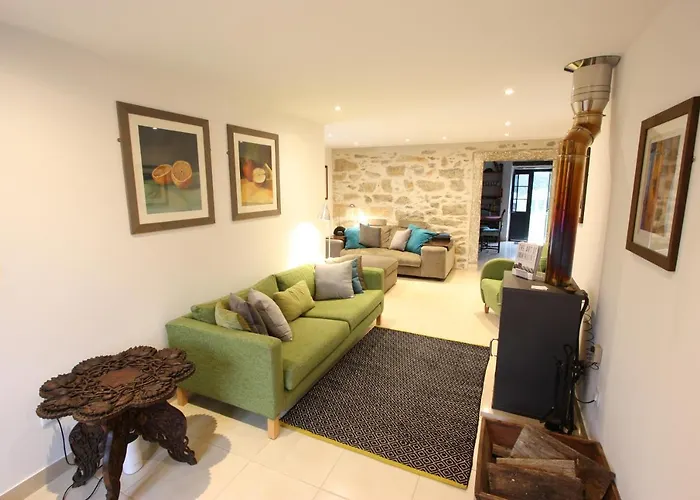 Pausastay - Qdm Artists - Alvorge