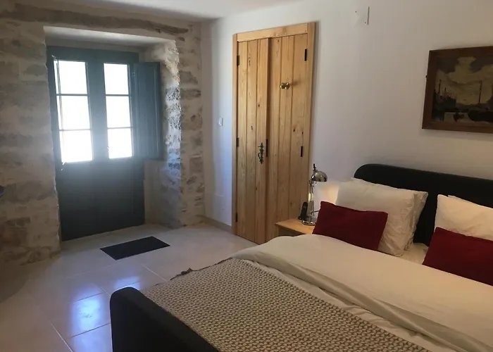 Pausastay - Qdm Artists - * Alvorge